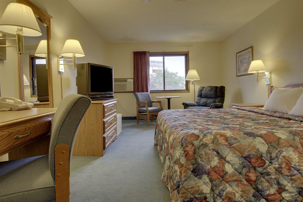 Super 8 By Wyndham Green Bay Near Stadium Exterior foto