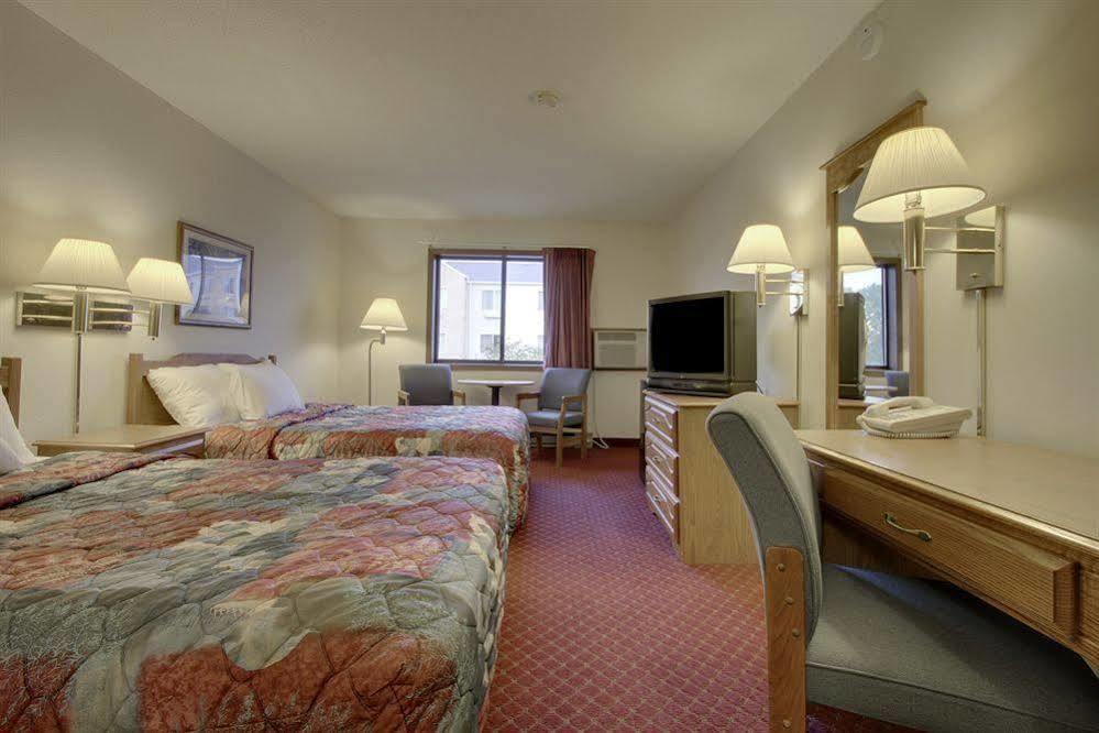 Super 8 By Wyndham Green Bay Near Stadium Exterior foto